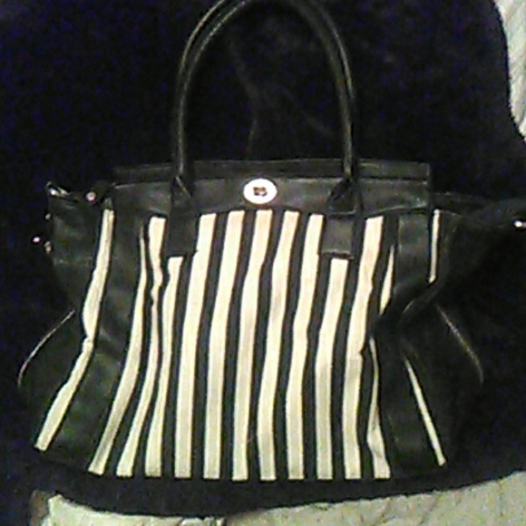 Designer Handbag from Just Fab - Picture 3 of 3